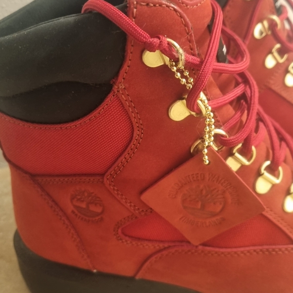 Timberland Red Suede Men's Lace-Up Boots with Gold Hardware - Picture 4 of 8